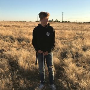 Meet your Posher, Ethan